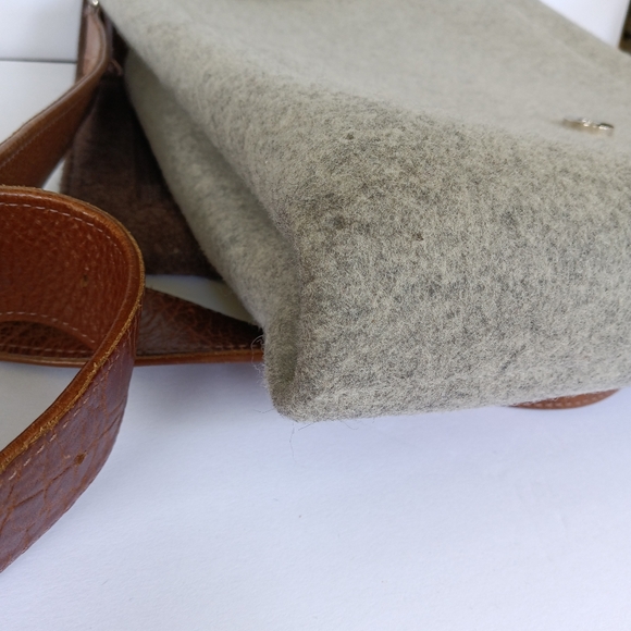 Graf Lantz Merino Wool Felt Messenger Bag - Grey & Brown - Picture 12 of 15